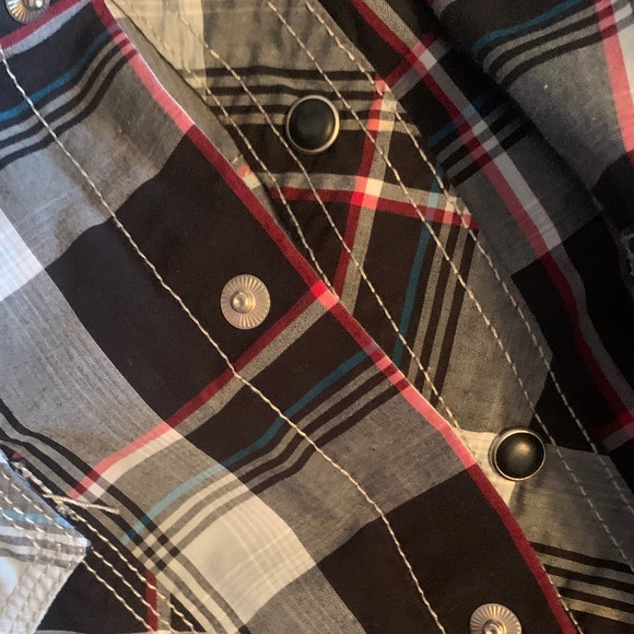 Wrangler Men's Casual Plaid Shirt - Black, Red, and White - Picture 4 of 7